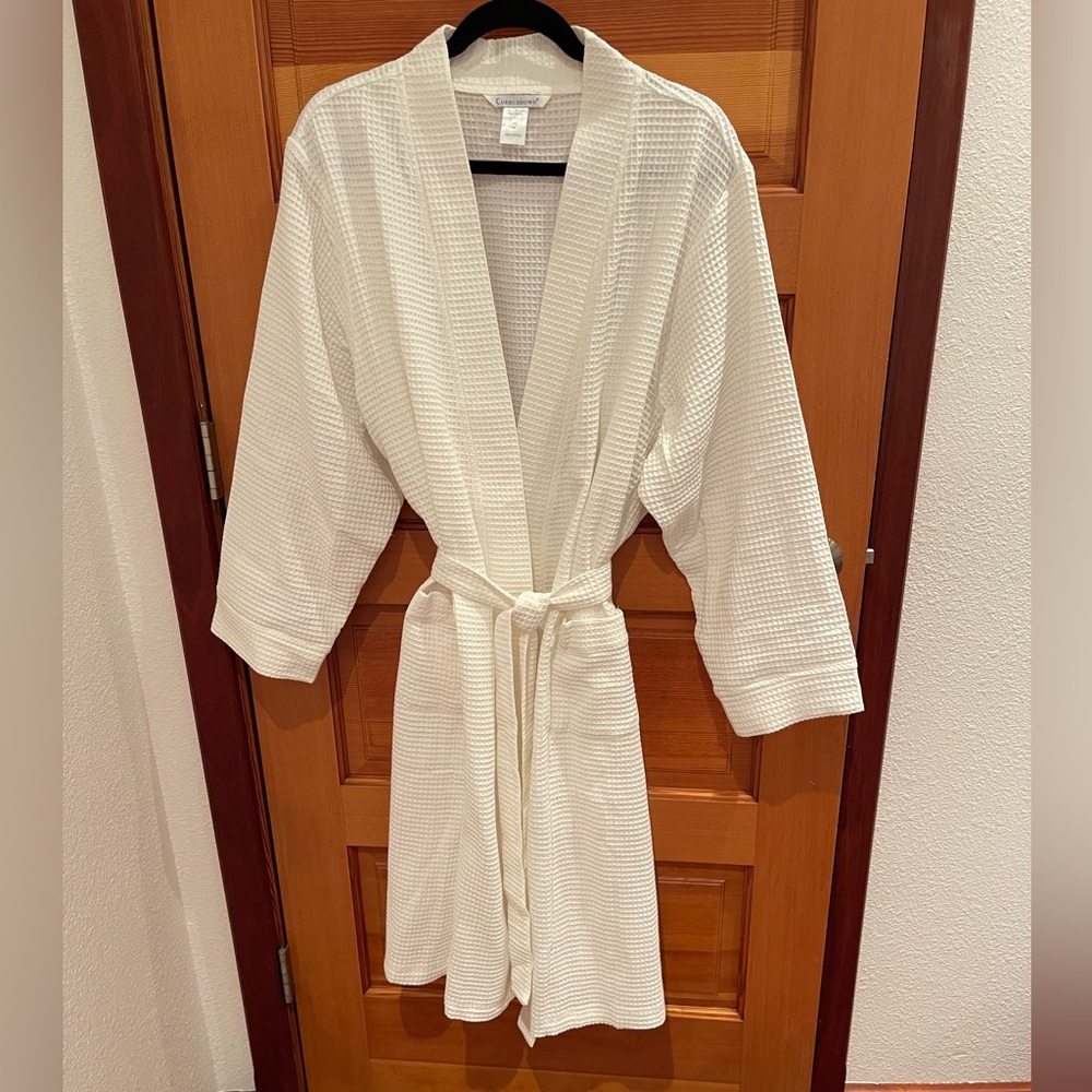 Cuddledown Brand Waffle Knit Robe Ivory - NWOT - retails for $199